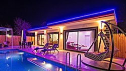 Turunç Black Pearly Villaları 